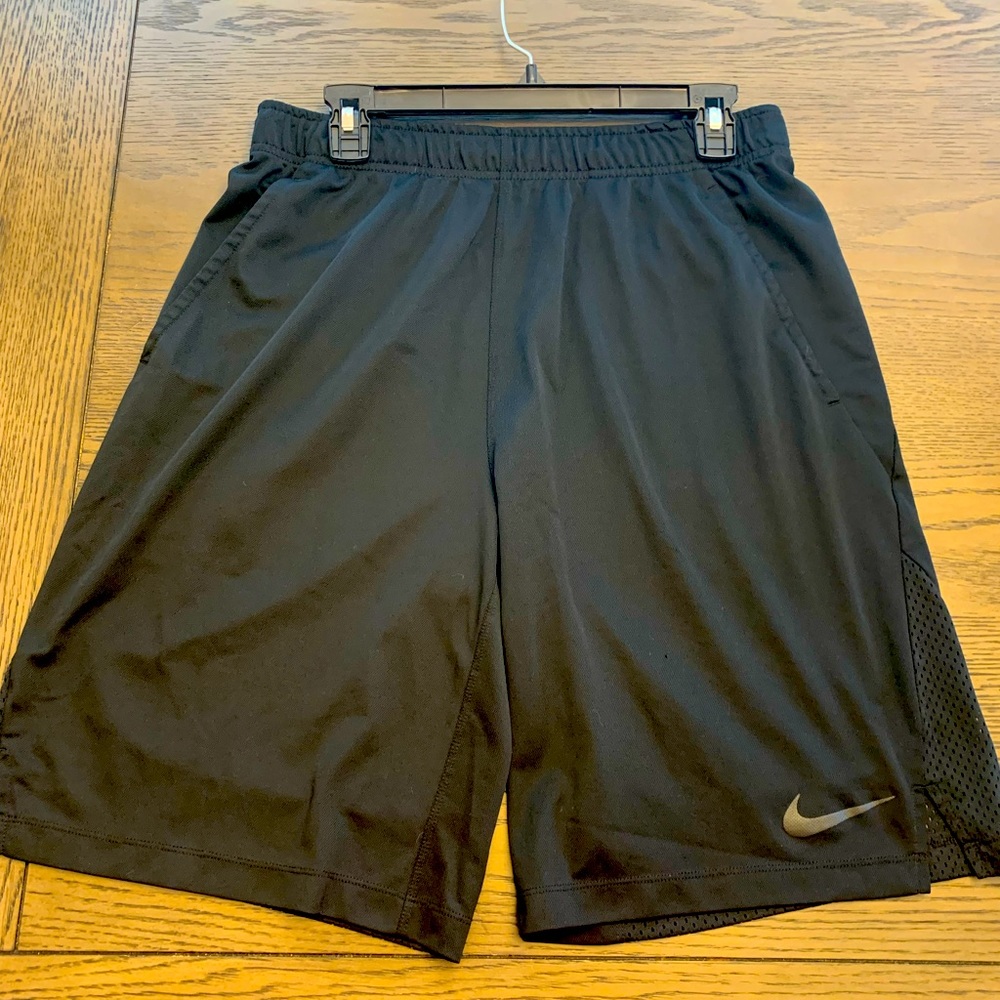 *Lot of 5* — Nike Dri-fit Gym Shorts- all medium, good used condition 💪🏼